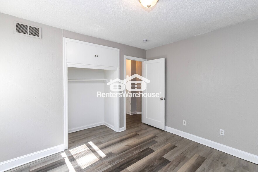 Building Photo - 1836 E 77th St