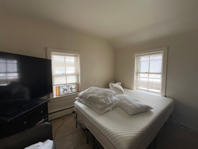 Building Photo - 2280 Main St