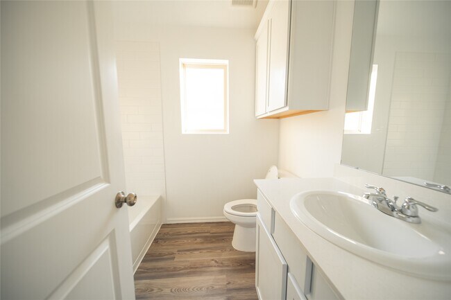 Building Photo - 2611 Olivine Stone Dr
