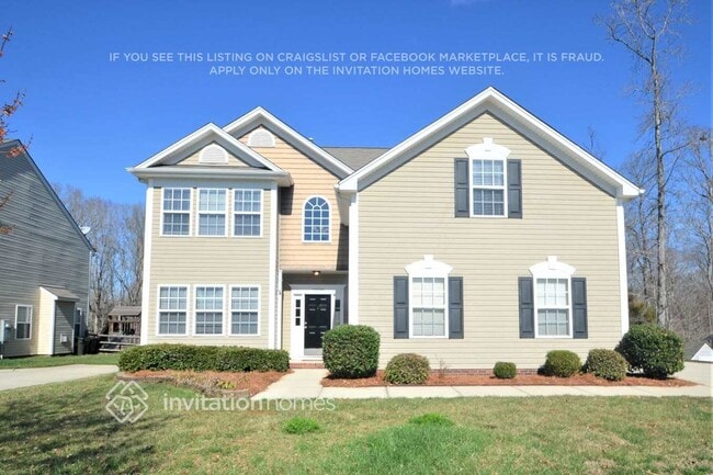 Building Photo - 12120 Palomar Dr