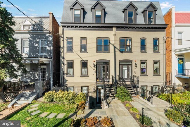 Building Photo - 417 Randolph St NW