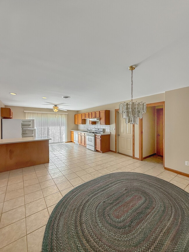 Building Photo - 33053 Pamrich Dr