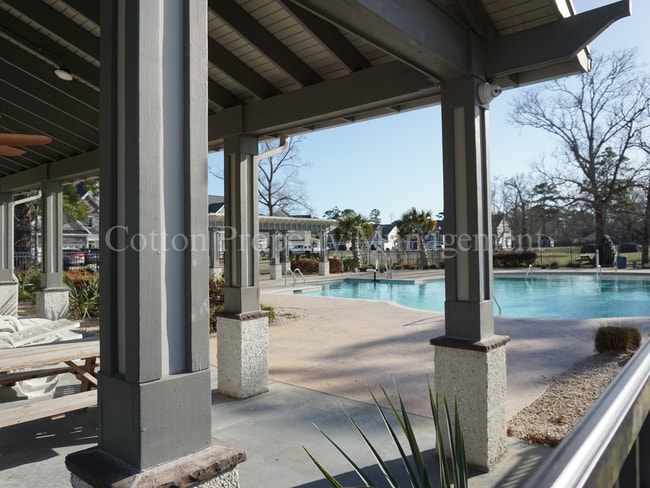 Building Photo - 33 Meon Ln