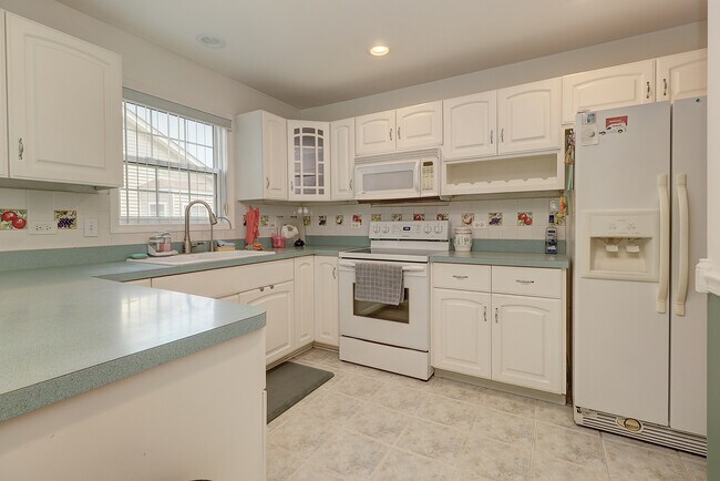 Building Photo - 16046 S Fairfield Dr