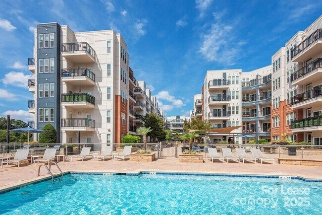 Primary Photo - 902 W 4th St