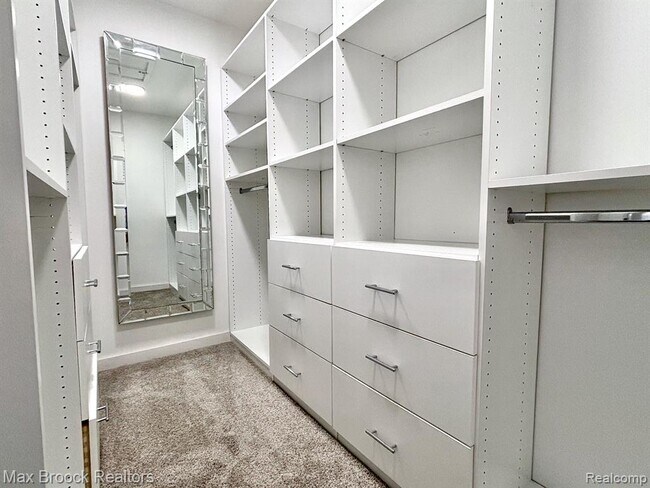 Building Photo - 5238 Brett Ct