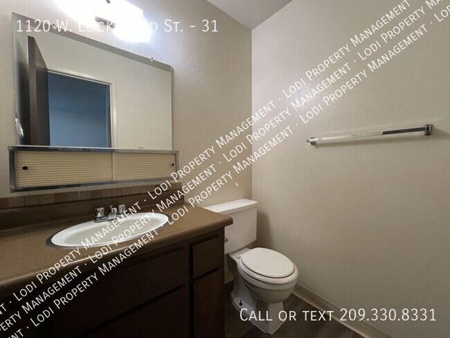 Building Photo - 1120 W Lockeford St