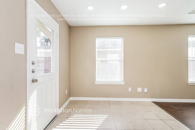 Building Photo - 28910 Rio Grande River Dr