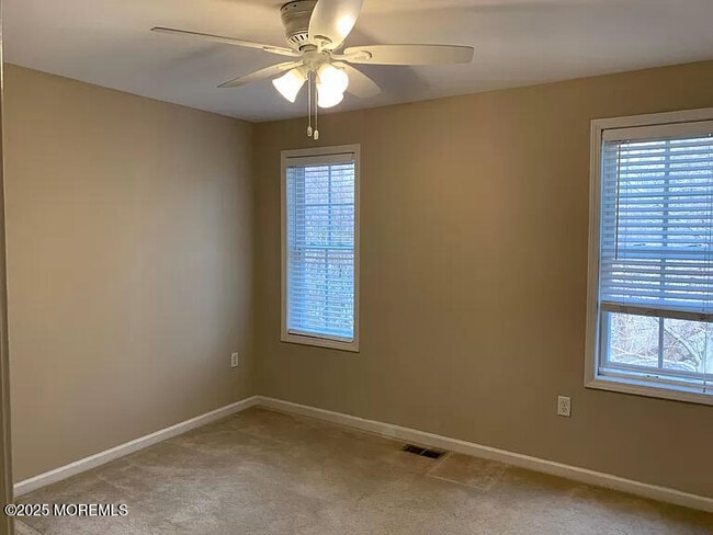 Building Photo - 35 Ironwood Ct
