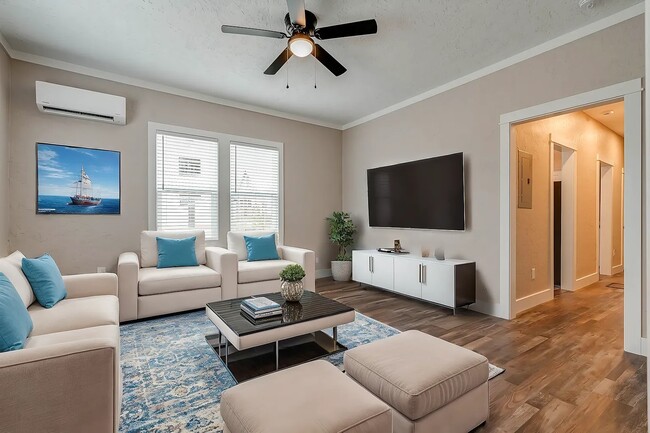 Building Photo - 316 W Cypress St