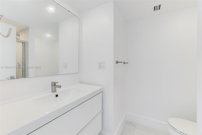 Building Photo - 5701 Collins Ave