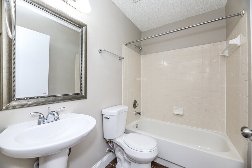 Building Photo - 12356 Sondra Cove Ct