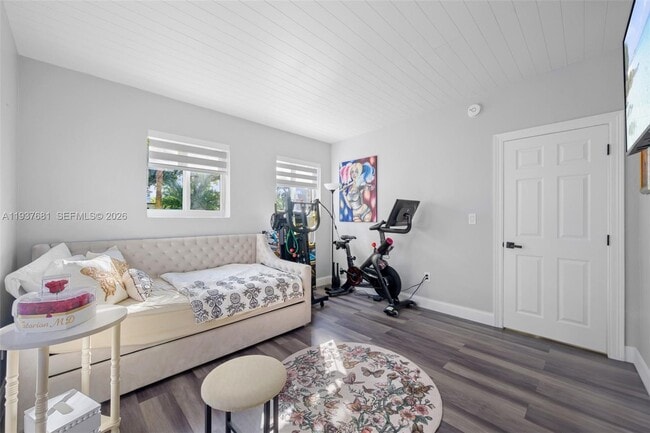 Building Photo - 1935 Keystone Blvd