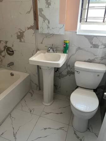 Building Photo - 93-28 Ditmars Blvd