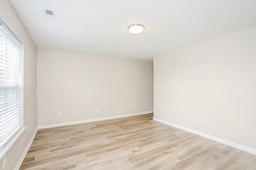 Building Photo - 109 Lockerbie Ln