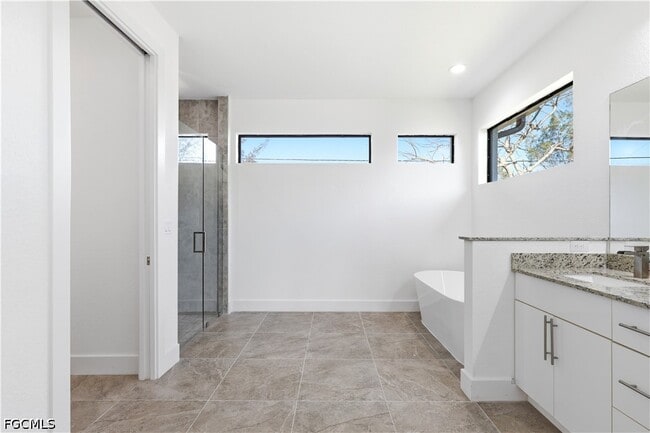 Building Photo - 1119 NW 28th Pl