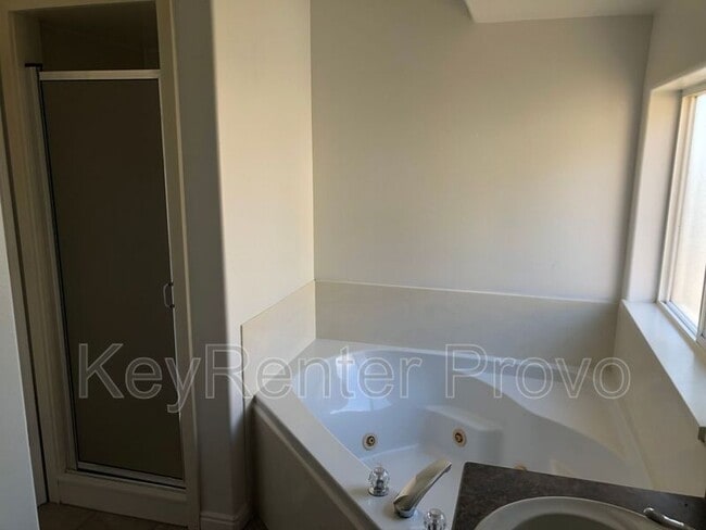 Building Photo - 852 S Slate Canyon Dr