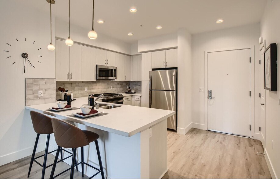 Vive Luxe 4890 Sunroad Centrum Ln San Diego CA 92123 Apartment Finder