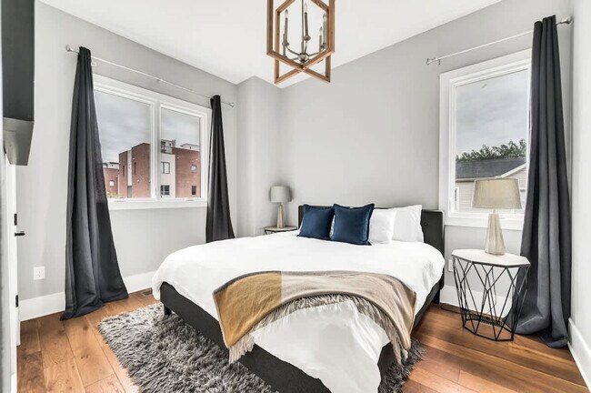 Building Photo - 1332 3rd Ave N