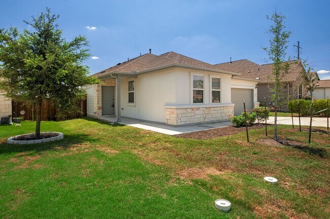 Building Photo - Homey 4 Bedroom, 2 Bath, 1-Story Home in H...