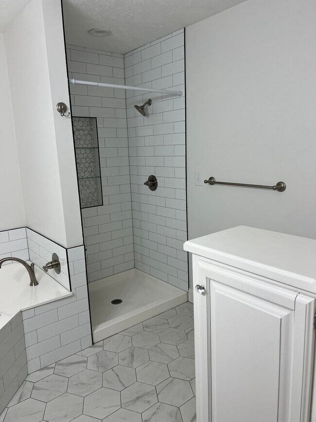 Building Photo - Galloway District RENTAL!  3-Bed, 2-Bath, 2-Car Garage