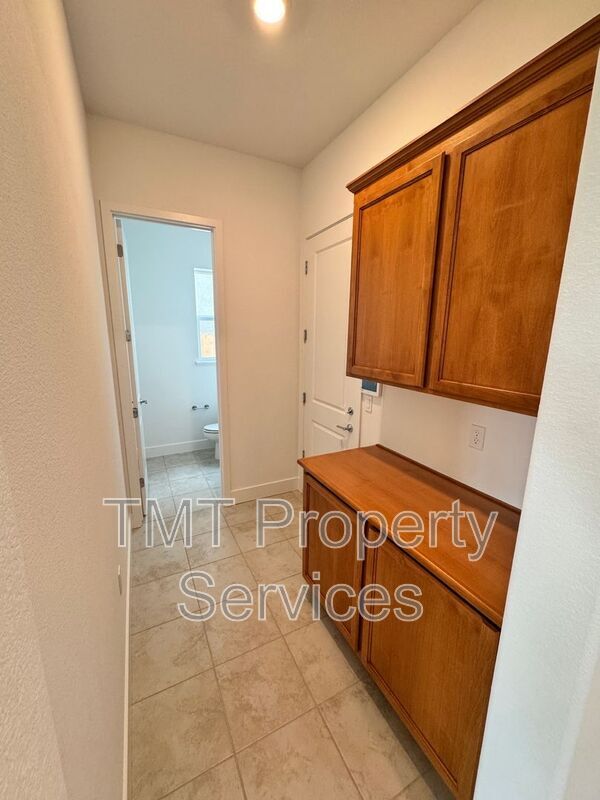 Building Photo - 10315 Marama Wy