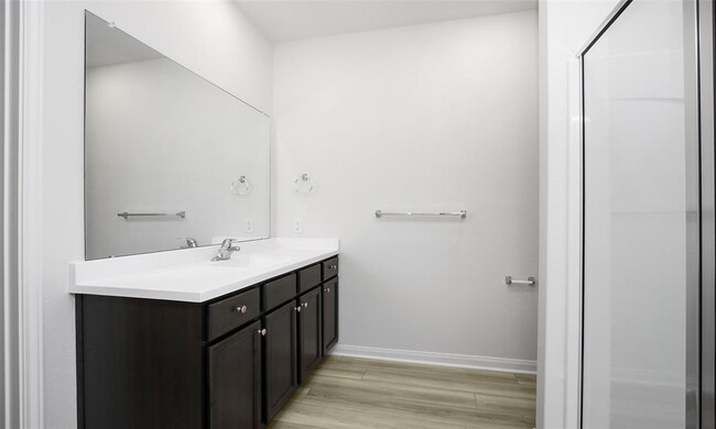 Building Photo - 424 Lone Rider Dr