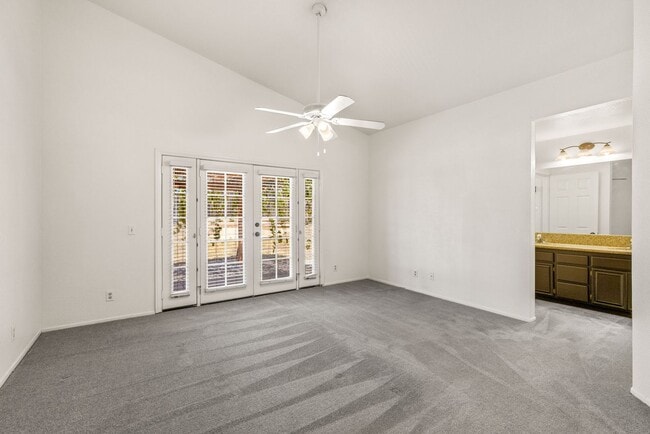 Building Photo - 4BD/2BA Ranch Style Home w/Private Yard, 2...