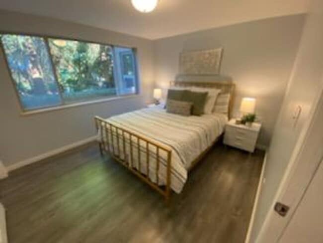 Building Photo - Mid-Century Gregory Heights 4 bedroom 2.25...