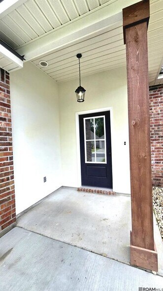 Building Photo - 9232 Asoka Ave
