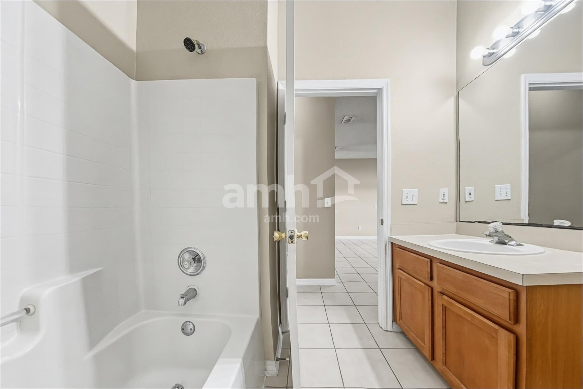 Building Photo - 4470 Waterside Pointe Cir