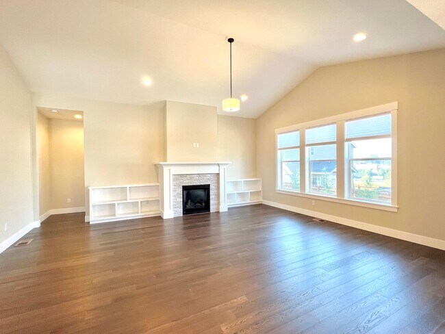Building Photo - 3 BED+OFFICE/DEN!! STUNNING FLOOR PLAN, HIGH END FINISHES, END LOT!