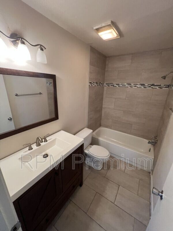 Building Photo - 5268 S Brightside View Dr