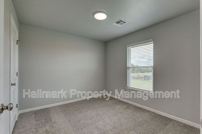 Building Photo - 642 Juniper St