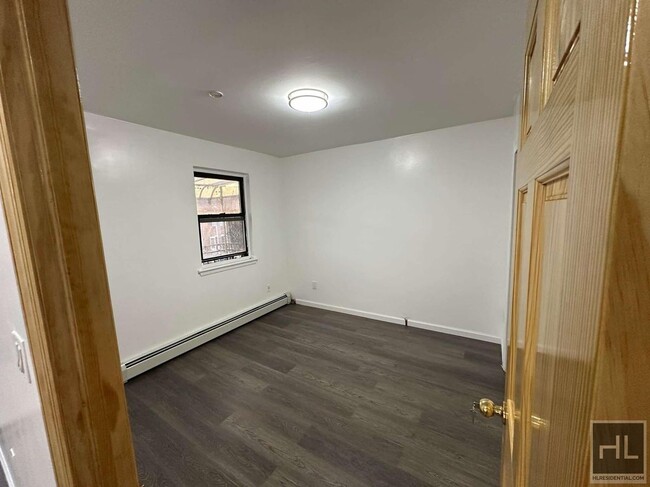 Building Photo - NEWLY RENOVATED 3-BEDROOM HOME IN CORONA, ...