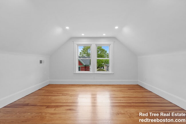 Building Photo - 35 Farragut Ave