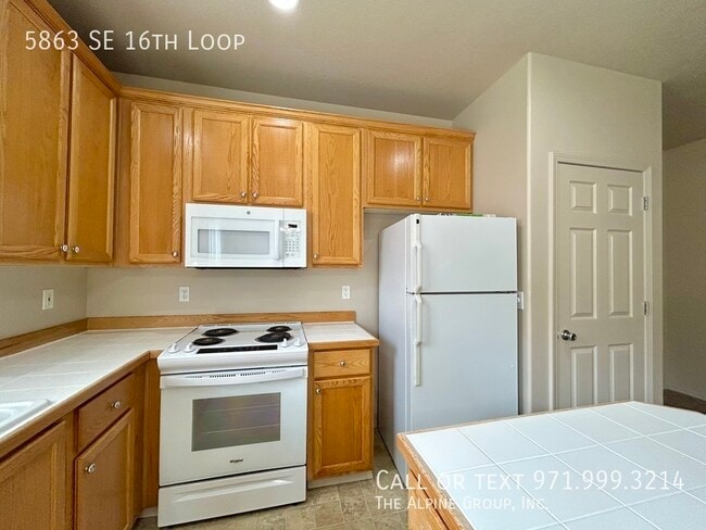 Building Photo - 5863 SE 16th Loop