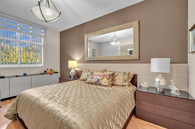 Building Photo - 9725 NW 52nd St