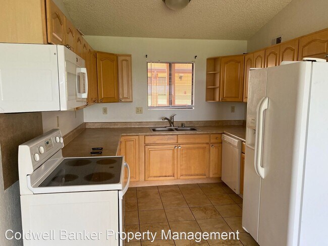 Building Photo - 2 br, 2 bath House - 75-5863 Kuakini Hwy #...