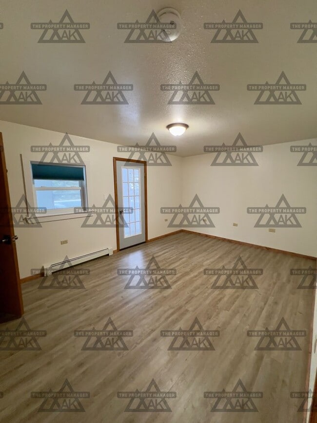 Building Photo - Spacious 3BR, 2.5BA Home off Chena Hot Springs Rd Dog Friendly