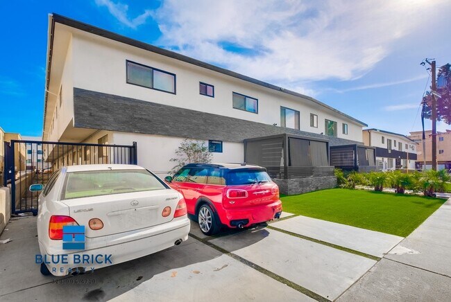 Building Photo - 5320 Corteen-18