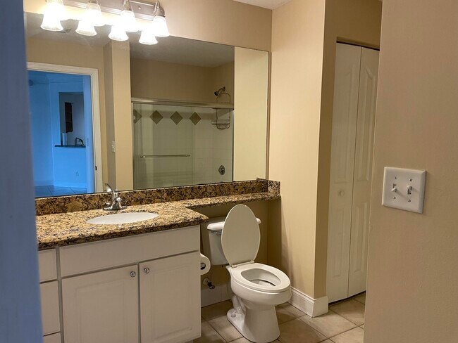 Building Photo - 9905 Baywinds Blvd