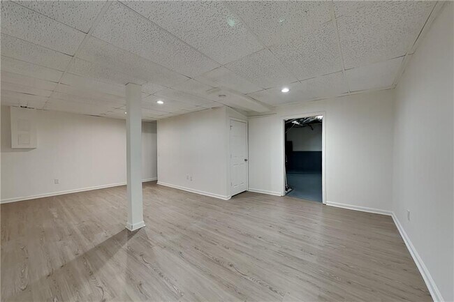 Building Photo - 74 Woodsfield Ln