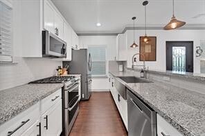 Building Photo - 907 Frio St