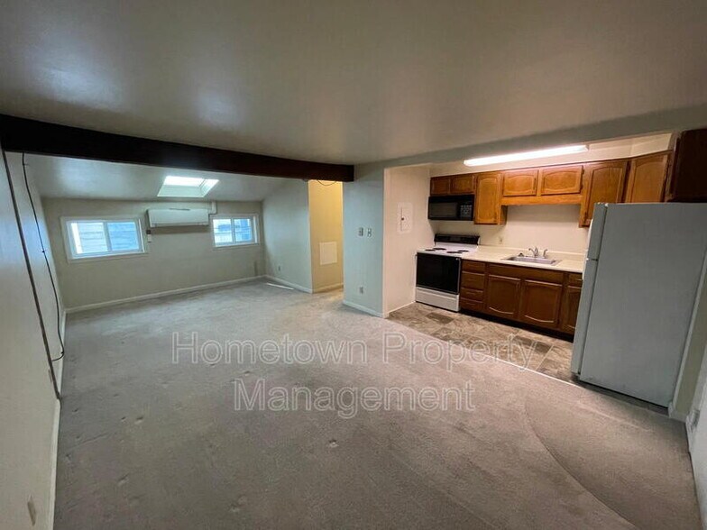 Building Photo - 105-107 N Hanover St