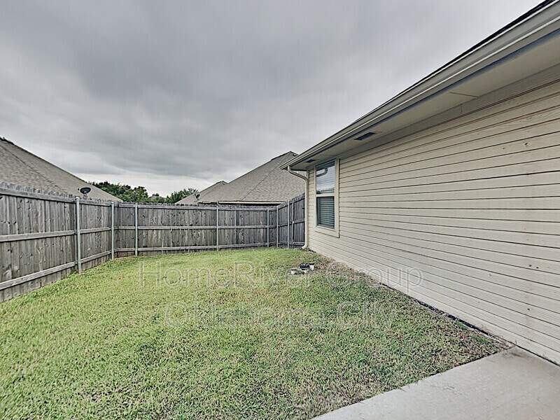 Building Photo - 11206 Coachmans Rd