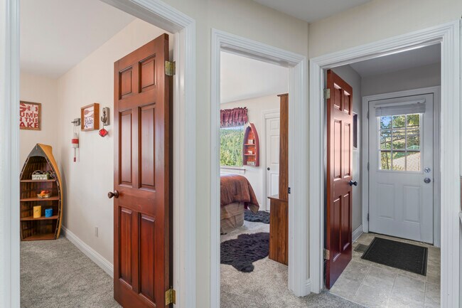 Building Photo - 26520 Walnut Hills Dr