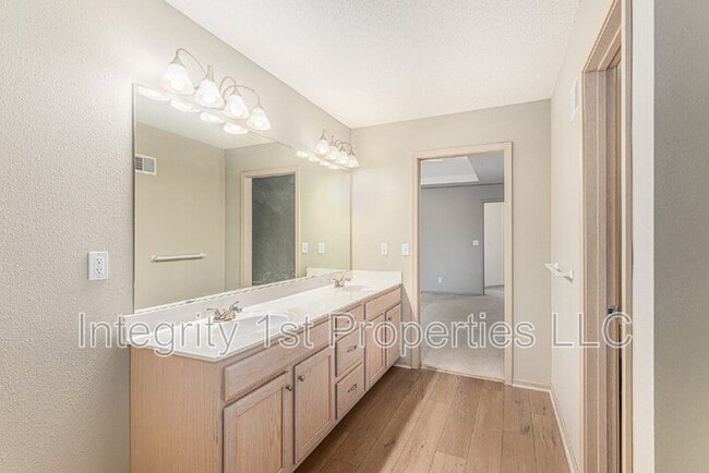 Building Photo - 4448 NE 83rd Terrace