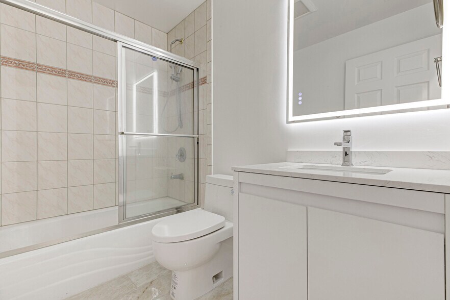 Building Photo - 15121 Marlin Pl