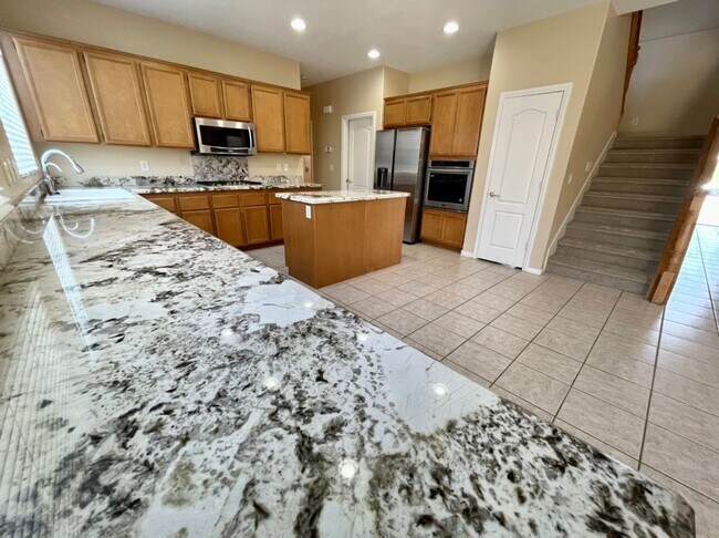 Building Photo - 2722 La Porte Ct